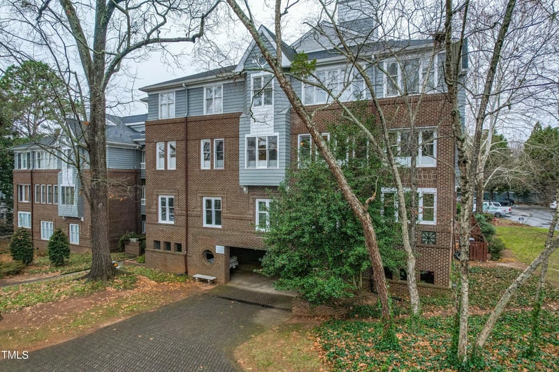 741 Bishops Park Dr #204, Raleigh, NC 27605