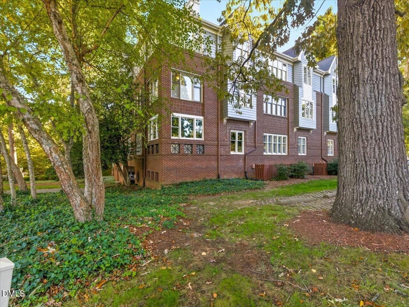 741 Bishops Park Dr #304, Raleigh, NC 27605