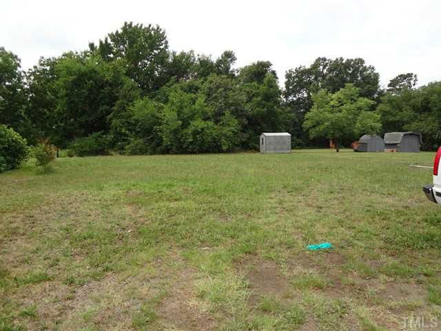 741 Far Post Dr, Fuquay Varina, NC 27526