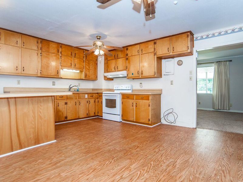 741 Mills St, Raleigh, NC 27608