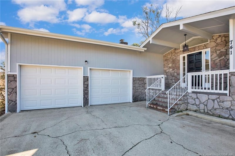 741 Southview Cir, Fayetteville, NC 28311