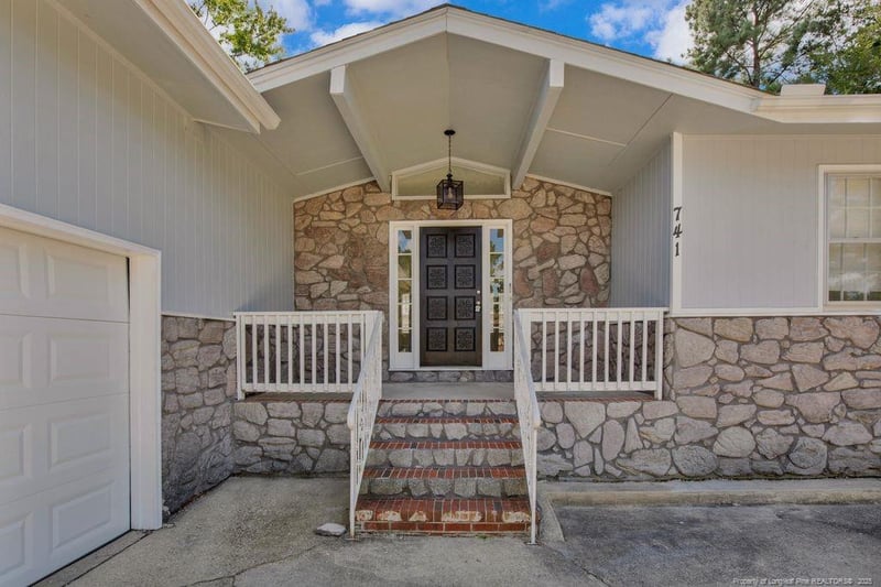 741 Southview Cir, Fayetteville, NC 28311