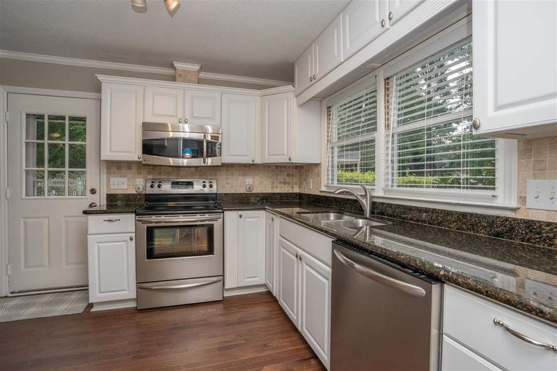 7412 Rolling Dale Ct, Raleigh, NC 27615