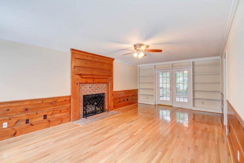 7413 Chippenham Ct, Raleigh, NC 27613