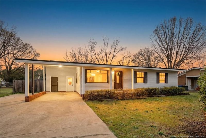 742 Newport Rd, Fayetteville, NC 28314