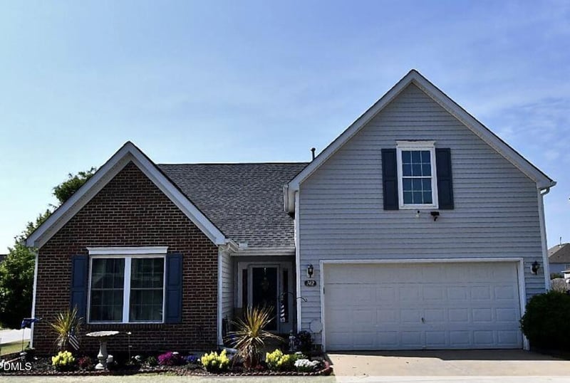 742 Willow Bay Dr, Fuquay Varina, NC 27526