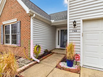 742 Willow Bay Dr, Fuquay Varina, NC 27526