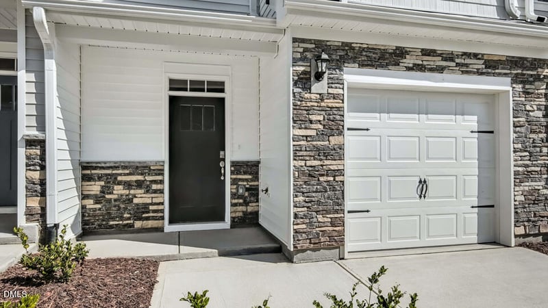 7426 Bourbon Briar Dr, Raleigh, NC 27604