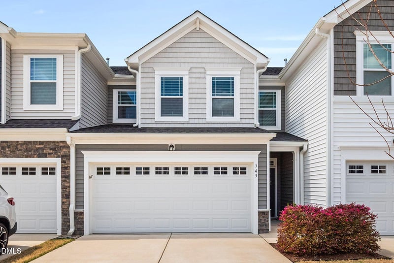 743 Creekway Dr, Fuquay Varina, NC 27526
