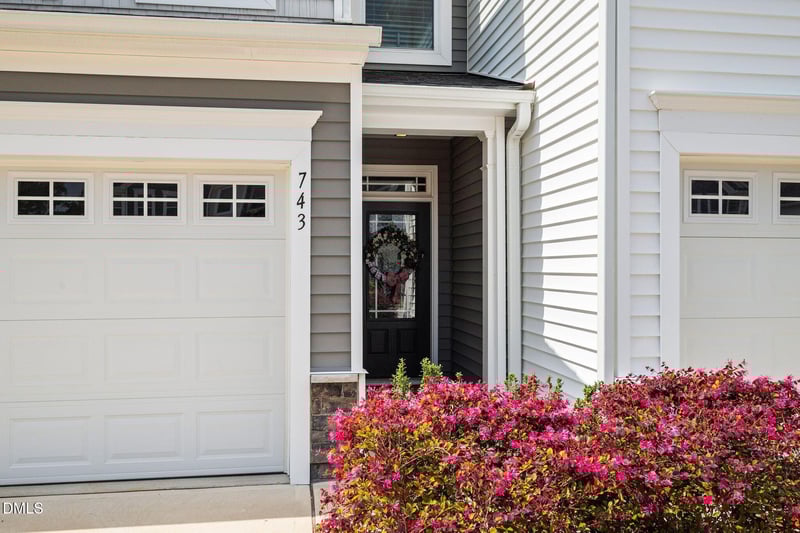 743 Creekway Dr, Fuquay Varina, NC 27526
