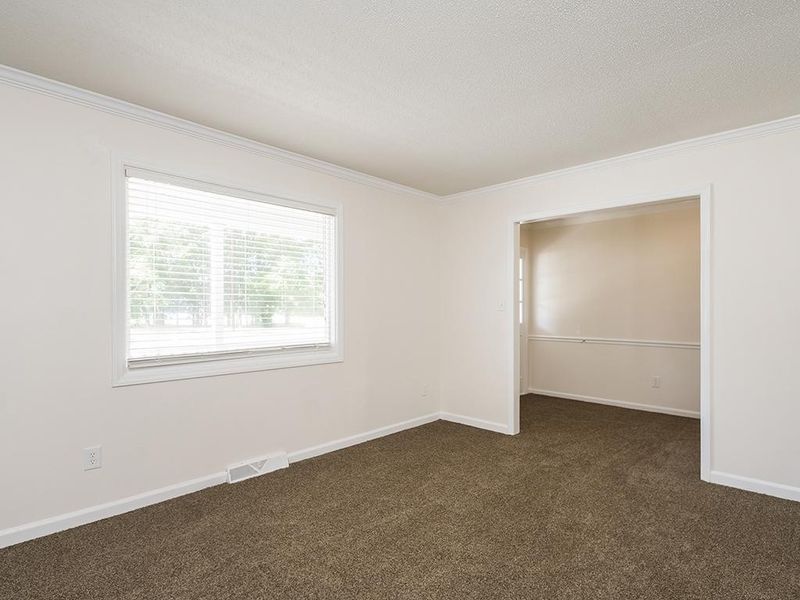 743 Lane St, Burlington, NC 27217