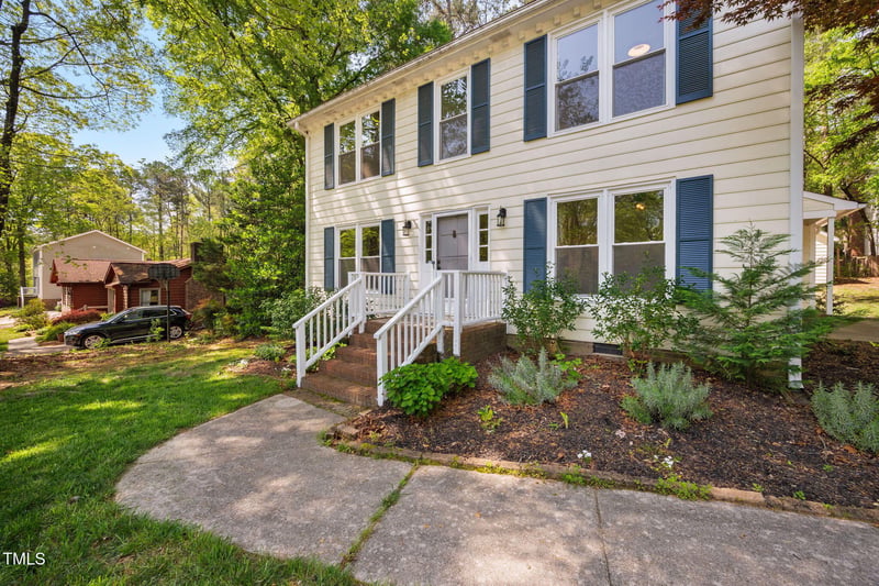 7433 Deer Track Dr, Raleigh, NC 27613