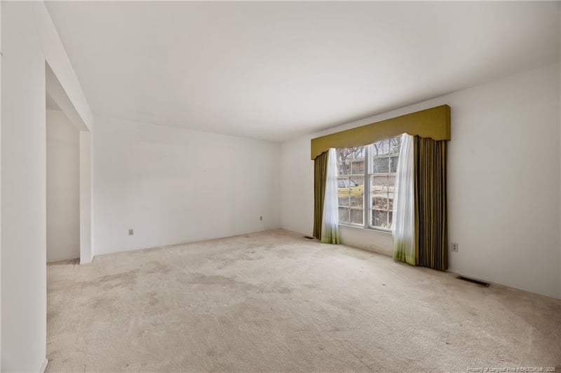 744 Buena Vista Dr, Fayetteville, NC 28311