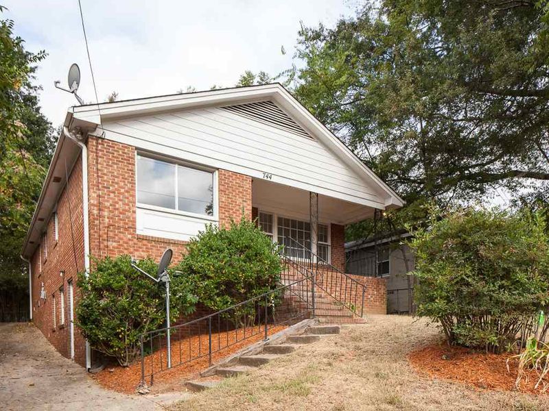744 Quarry St, Raleigh, NC 27601