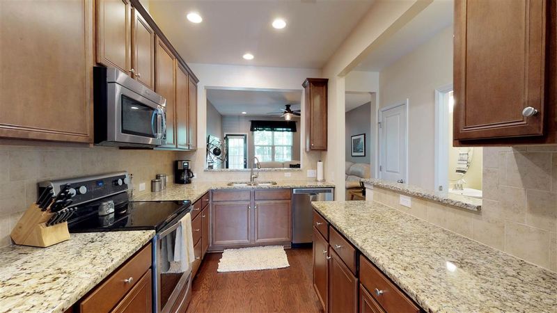 744 Wickham Ridge Rd, Apex, NC 27539