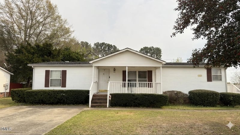 7441 April Dr, Fayetteville, NC 28314