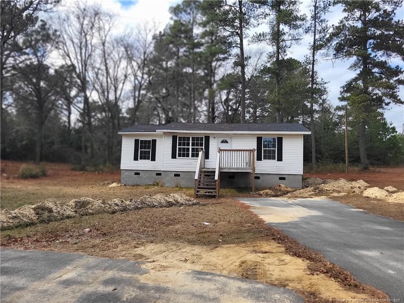 745 Mcarthur Rd, Fayetteville, NC 28311