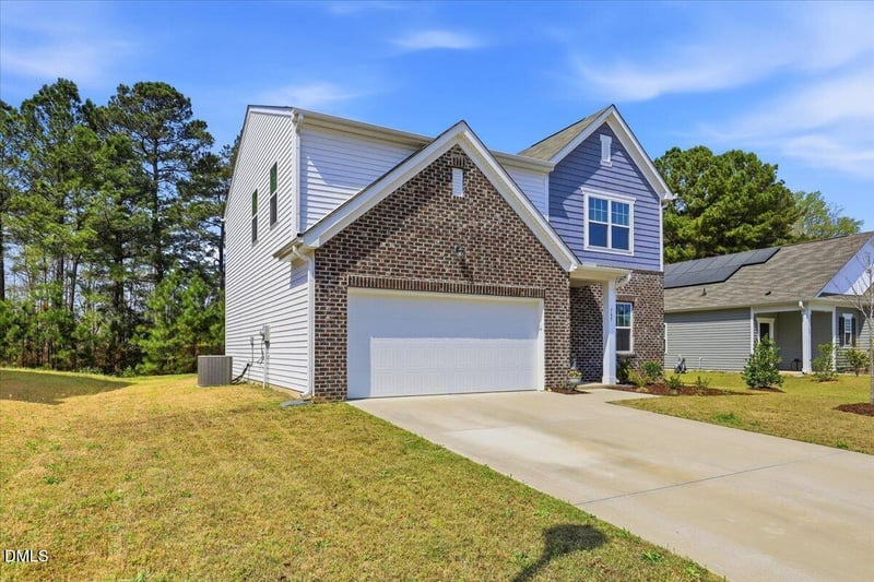 745 Mirror Pond Dr, Zebulon, NC 27597