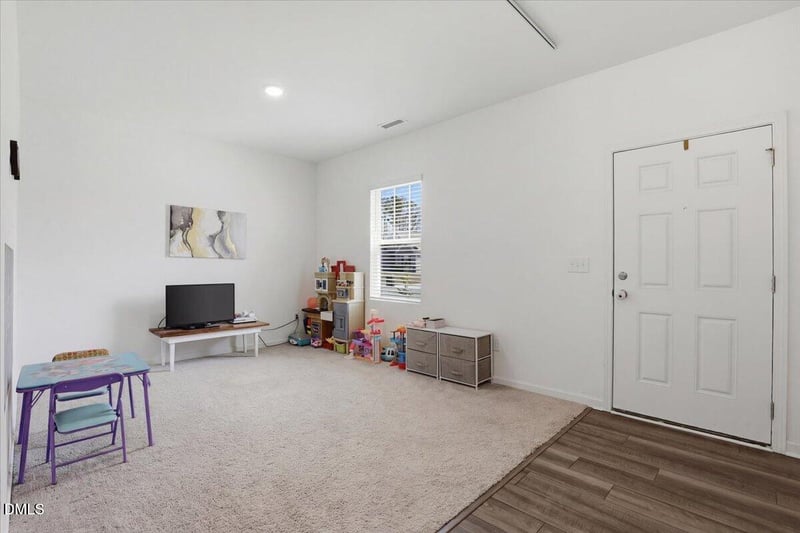 745 Mirror Pond Dr, Zebulon, NC 27597
