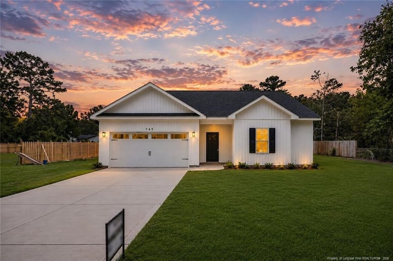 745 Porter Rd, Hope Mills, NC 28348