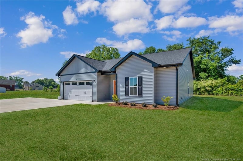 745 Porter Rd, Hope Mills, NC 28376