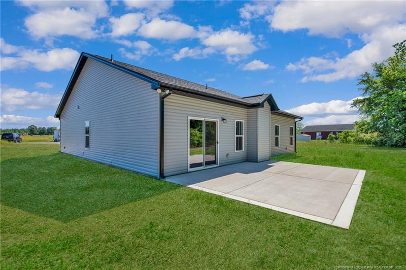 745 Porter Rd, Hope Mills, NC 28376