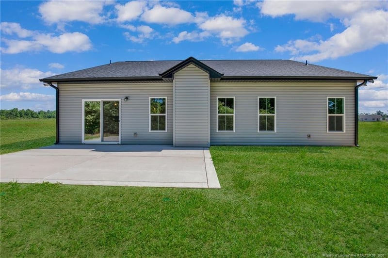 745 Porter Rd, Hope Mills, NC 28376
