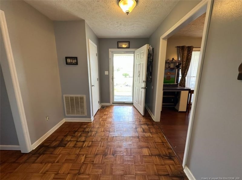 7453 Avila Dr, Fayetteville, NC 28314