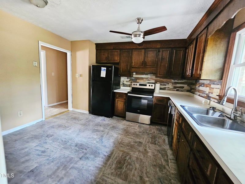 746 Glen Reilly Dr, Fayetteville, NC 28314