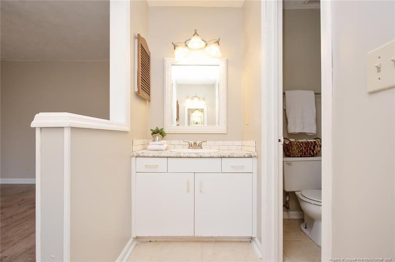 7462 Fairpoint Rd, Fayetteville, NC 28314