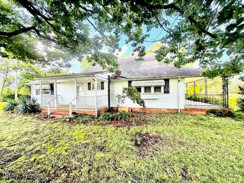 747 Buckhorn Rd, Sanford, NC 27330