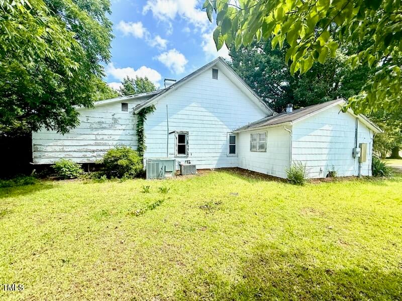 747 Buckhorn Rd, Sanford, NC 27330