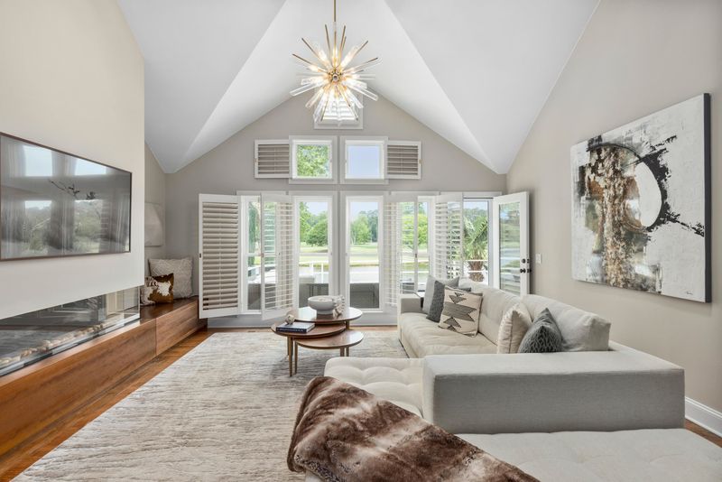 747 Crabtree Crossing Pw, Cary, NC 27513