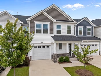 747 Creekway Dr, Fuquay Varina, NC 27526