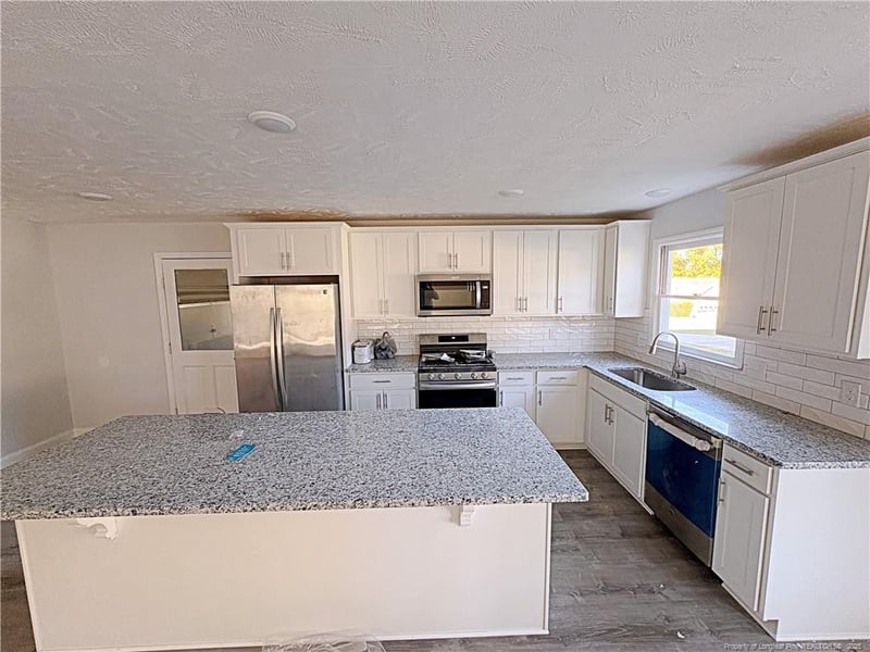 7473 Fairpoint Rd, Fayetteville, NC 28314