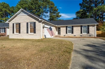 7473 Fairpoint Rd, Fayetteville, NC 28314