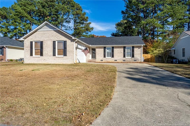 7473 Fairpoint Rd, Fayetteville, NC 28314