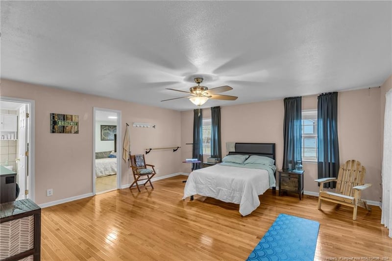 7481 Glen Raven Dr, Fayetteville, NC 28306