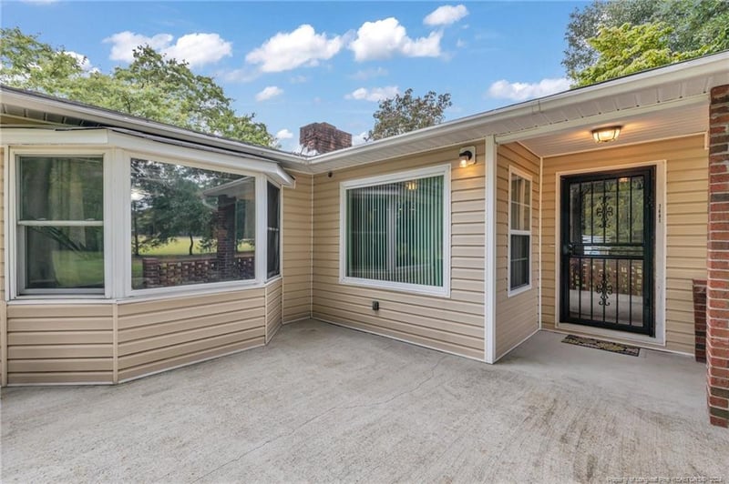 7481 Glen Raven Dr, Fayetteville, NC 28306