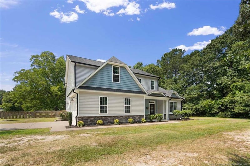 7487 Glen Raven Dr, Fayetteville, NC 28306