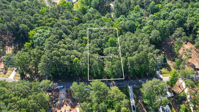 749 Jasmine Rd, Fuquay Varina, NC 27526