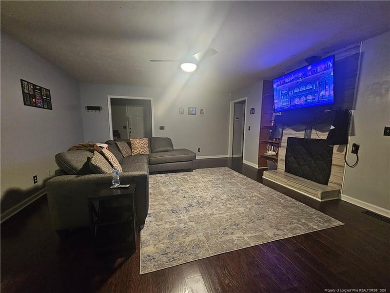 7490 Fairpoint Dr, Fayetteville, NC 28314