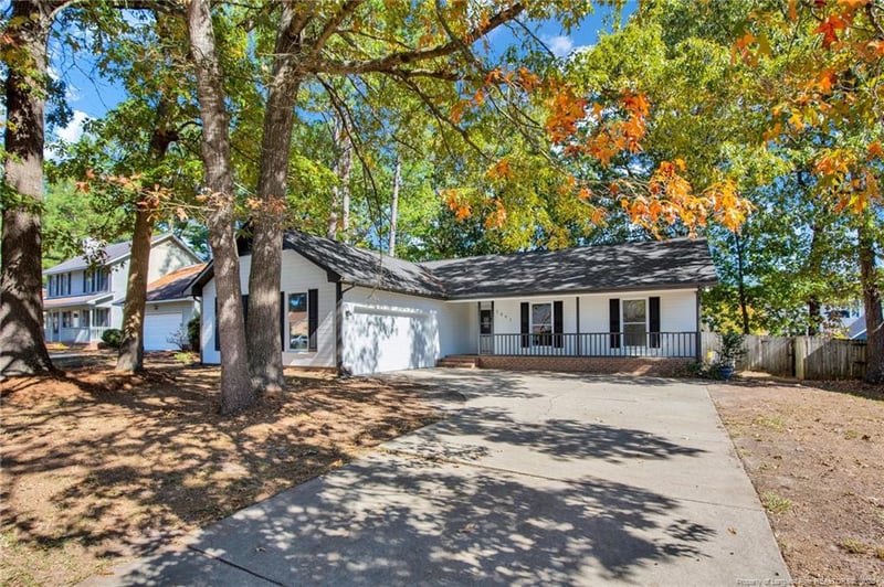 7491 Fairpoint Rd, Fayetteville, NC 28314