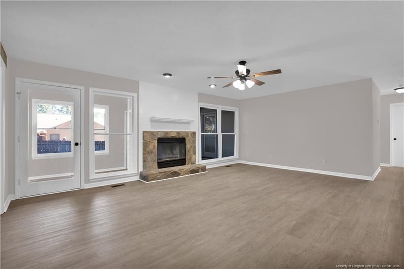 7491 Fairpoint Rd, Fayetteville, NC 28314