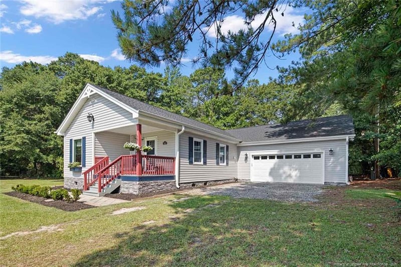 7493 Glen Raven Dr, Fayetteville, NC 28306