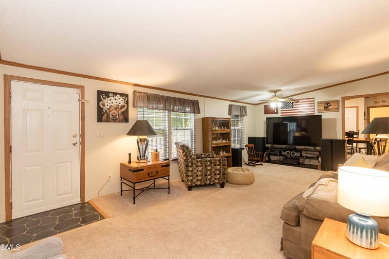 75 Baucom Ln, Fuquay Varina, NC 27526