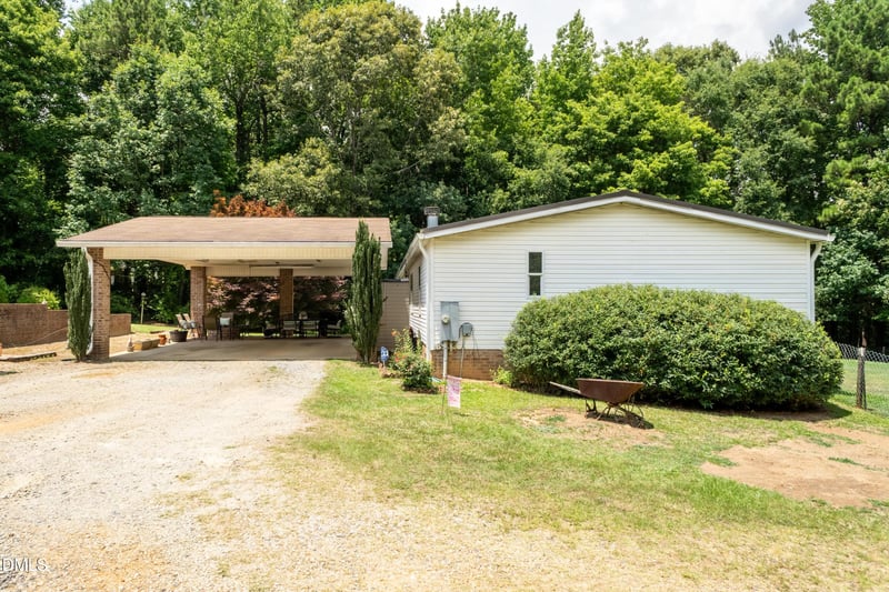 75 Baucom Ln, Fuquay Varina, NC 27526