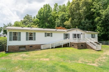 75 Baucom Ln, Fuquay Varina, NC 27526