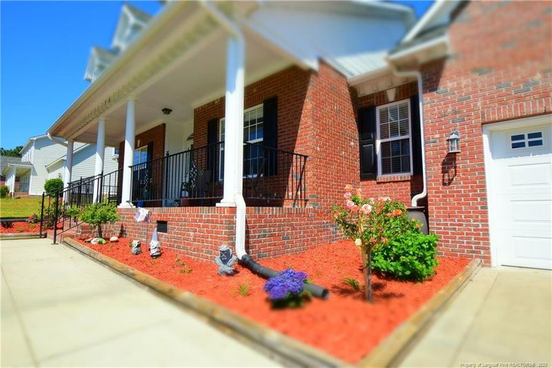 75 Castlerock Dr, Sanford, NC 27332