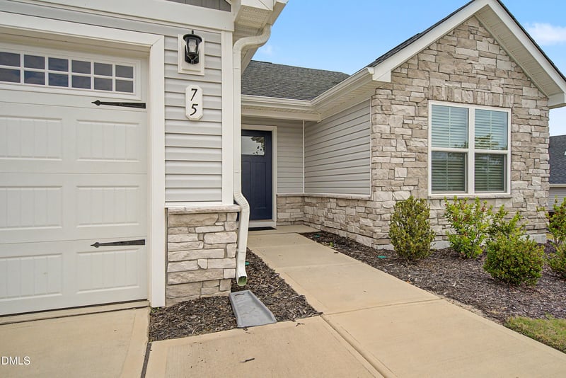 75 Clove Hitch Ln, Fuquay Varina, NC 27526
